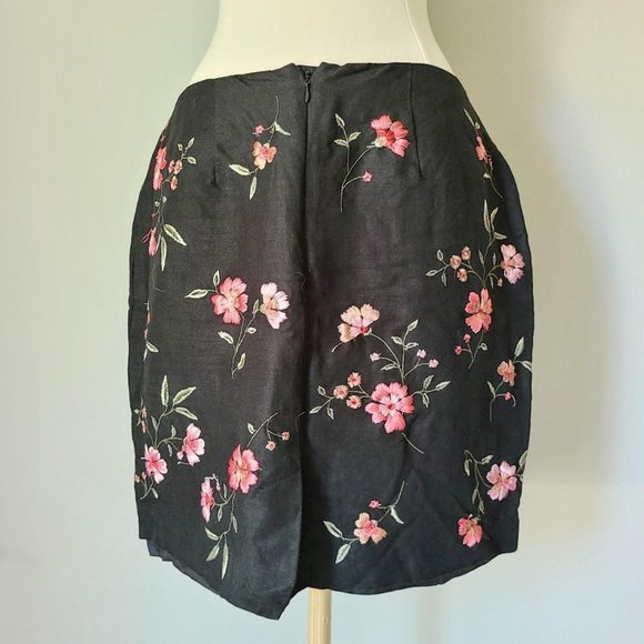 Vintage Black Linen Embroidered Mini Skirt - Picture 2 of 4